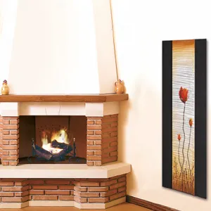 Caminetto ad angolo con rivestimento in mattoni e mensola in legno